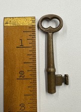 🌿 🗝️ Vintage solid Brass Skeleton Key  picture