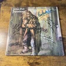 Jethro Tull Aqualung Vinyl. 5 signatures. No COA picture
