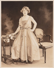 1922 Press Photo Actress Mary Anderson Models Dinner Gown in 