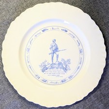 Vintage 1961 Wedgwood Lexington Minuteman Blue White History Commemorative Plate picture