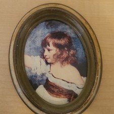 Oval Gold Metal Photo Frame Portrait Small Holds 1 Photo Under 5 in picture