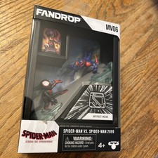 FANDROP MARVEL SPIDER-MAN VS SPIDER-MAN 2099 MV06- Diorama w/ Artifact BRAND NEW picture
