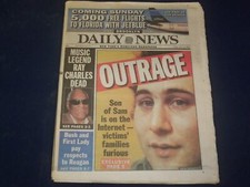 2004 JUNE 11 NEW YORK DAILY NEWS NEWSPAPER - RAY CHARLES DIED - NP 4190 picture