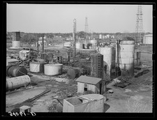 Photo:Independent refinery. Oklahoma City, Oklahoma picture