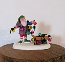 Lemax Santa's Wonderland Figurine - Untangling The Lights #72551 picture
