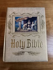 Vintage Holy Bible Catholic Heirloom Edition Old And New Bible 1971-72 Copyright picture