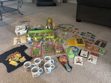 VINTAGE 90s THE SIMPSONS TOY LOT - SHIRT + MUGS + FIGURES + CARDS + COLLECTIBLES picture