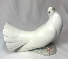 Lladro White PeaceDove with Fantail Porcelain Figurine – 5 1/4” Tall  Item #1015 picture