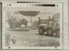 1970 Press Photo Jordanian Troops patrol streets of Amman - lrw06367 picture