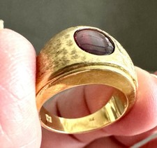 Vintage MID-CENTURY Textured 18K Yellow GOLD with RUBY SIGNET RING Size 9.5 MCM picture