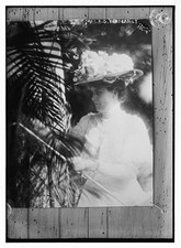 Photo:Mrs. A.G. Vanderbilt Portrait Hat Garden Scene picture