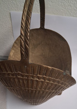 Vintage Heavy Coastal Solid Brass Mid-20th Century Clam Shell Basket.Beach Decor picture