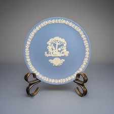 Wedgwood Jasperware Blue “Mother” Plate 1984 England Excellent Condition picture