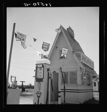 Photo:Tulare Fresno California 1939 Richfield Gas Station U.S. 99 picture