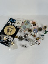 Mixed Lot Vintage Pinback Buttons & Lapel Pins, Liberty & USA Designs picture