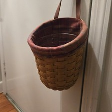 Longaberger 2006 Foyer Basket W/ Plaid  Liner Protector Signed by Longabergers picture