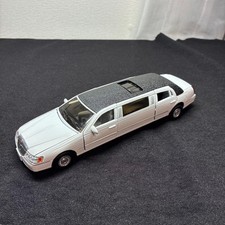 KinSmart Lincoln Town Car Limousine 1/38 Scale White Open Doors [Age 13+] picture