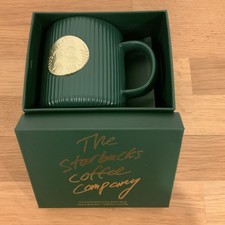 🔥NIB Starbucks 2025 Limited Edition Green/Gold Pleated Ceramic Mug picture
