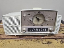 Vintage 1957 GE Clock Radio Model 912D Tube AM White Mid Century Modern WORKING picture