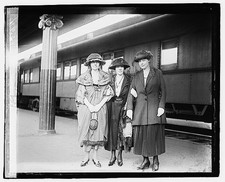 Photo:Mrs. M. & ladies,1921 picture