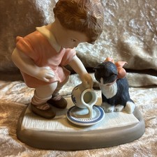 Lenox The Jessie Wilcox Smith Collection FEEDING KITTY Figurine 1991 picture