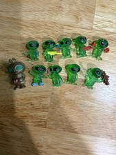 Lot Of 10 Vintage 2000’s Vending Machine Gumball toys Mini Y2K Aliens picture