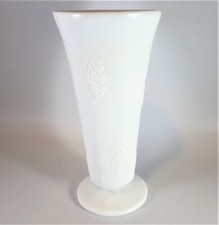 Colony Harvest Milk Glass Grape 7