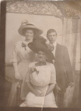 1910/20s Vintage photo of 2 women and a man, found photos picture
