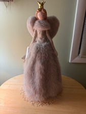 Bella Lux Collection de Noël Angel Figurine with Faux Fur Gown and Wings picture