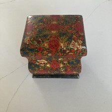 vintage hand-painted Kashmiri papier-mâché or lacquered trinket box picture