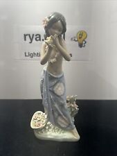 ⚡️1 LOT⚡️Lladro Aroma of the Islands Girl Figurine #1480 Hawaiana Oliendo Flores picture