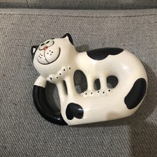 Cat Figure Artists Fine Porcelain Figure Ornament Caricature L:12 Cm H:10.5 Cm picture