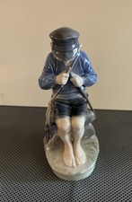Bing & Grondahl Figurine Boy Mending A Net #905 picture