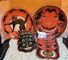 Vtg Bristle Halloween 5 paper plates 9 Die cut Cat/Owl decorations Jack O Lanter picture