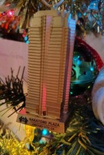 Die Hard  Nakatomi Plaza  Christmas Ornament Bruce Willis John McClane Painted G picture