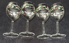 VTG Set (4) Christmas Themed Wine Glasses - Holly & Berry Motifs W/ Gold Rims picture