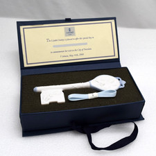 Pristine Vintage Lladró 2000 Collectors Society Porcelain Key W/ Box & COA picture