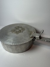 Vintage Everlast Metal #552 Hand Forged Aluminum Silent Butler Crumb Catcher picture