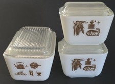 Vtg Pyrex Early American Refrigerator Dish Set with Lids 501- 502  *read picture