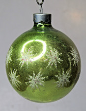 VTG Glass Stencil Pictured SNOWFLAKE Confetti BALL Christmas Ornament Green USA picture