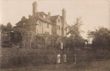 REAL PHOTO - Guilford. ENGLAND - Large House, Long Dresses & Suits picture