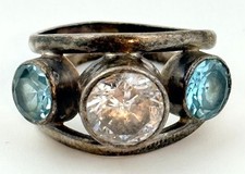 Vtg 925 Sterling Silver Blue Topaz Clear Gemstone Three Stone Band Ring Sz 5.25 picture