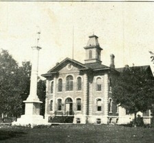 Howard County Court House Civil War Soldiers Monument, Cresco Iowa 1908 Postcard picture