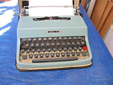 Vintage 1965 Olivetti Underwood Lettera 32 Typewriter SCRIPT TYPE Made in Italy picture
