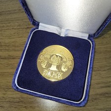 ONE PIECE Volume 100 Release Commemorative Medal, One Piece, Gold Medal picture