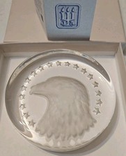Etched Glass Bald eagle head paper weight W/18 Stars 3 1/4
