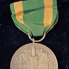 Spanish-American War Service Medal, Green & Yellow Ribbon w/ Ribbon Bar picture