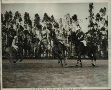 1930 Press Photo Pacific Coast Open Polo Art Perkins vs Carleton Burke picture