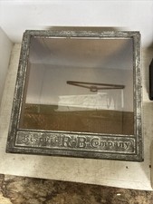 Antique R-B RB BISCUIT CO Box COUNTERTOP Glass & Tin CLEVELAND OHIO Display Lid picture