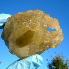 Libyan Desert Glass Meteorite Tektite impact specimen( 1020 crt)Natural Hole Gem picture